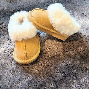 T.J.Maxx Tan and White Kids Moccasins NWOT